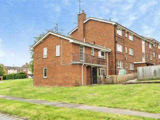 Flat for sale in Tewkesbury, Pamington