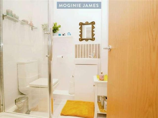 Flat for sale in Canton, Cardiff