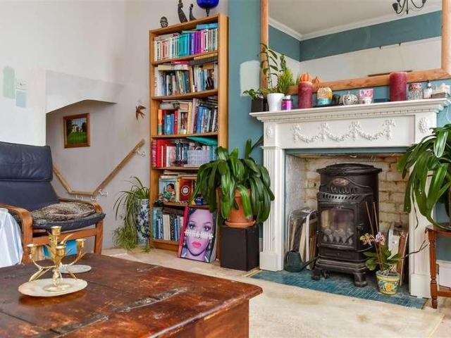 Flat for sale in Seaford, Iford