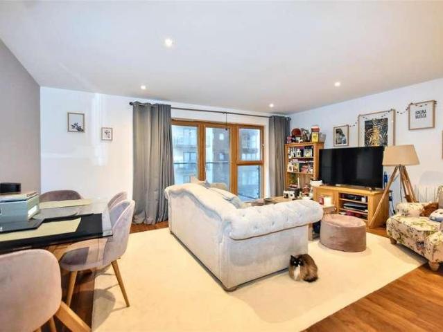 Flat for sale in Sovereign Harbour, Eastbourne