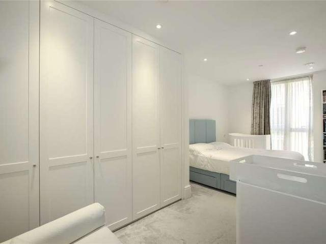 Flat for sale in Hampshire