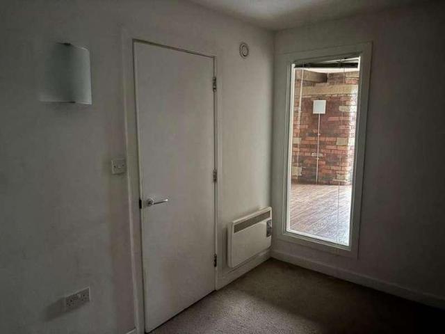 Flat for sale in Brighouse, Bonegate