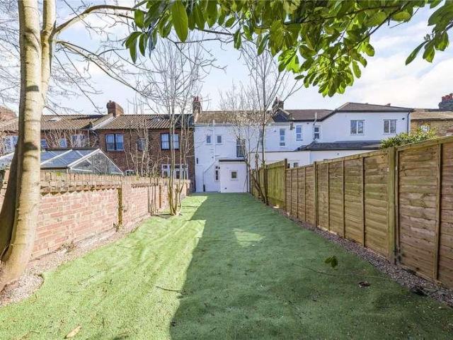 Flat for sale in London Borough of Lewisham, Greater London