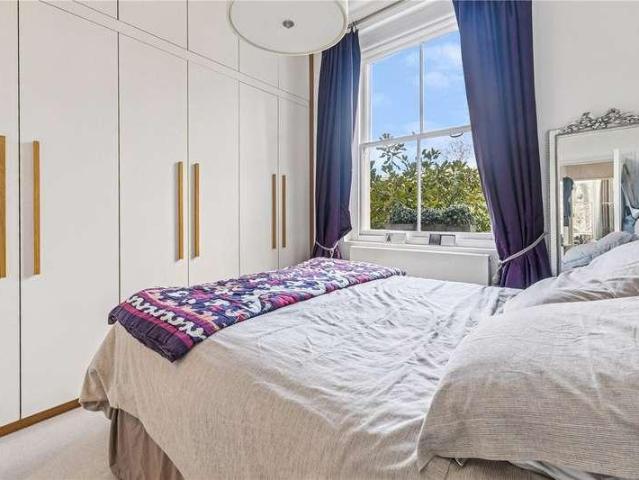 Flat for sale in Maida Hill, Greater London