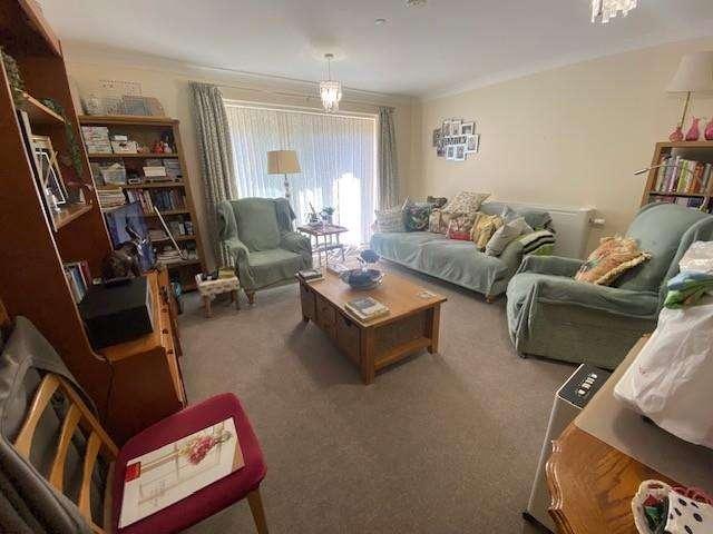 Flat for sale in Evershot, Oxfordshire