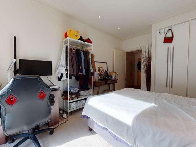 Flat for sale in Isle Of Dogs, Greater London