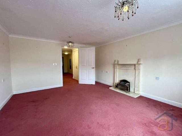 Flat for sale in Southport, Sefton