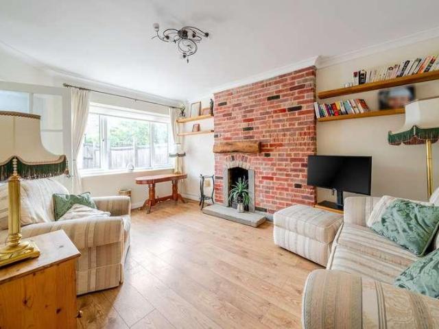 Flat for sale in Lower Green Esher, Blackhills