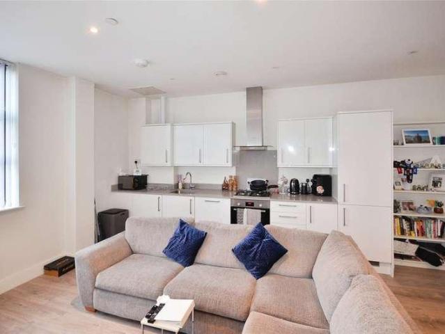 Flat for sale in Slough, Langley