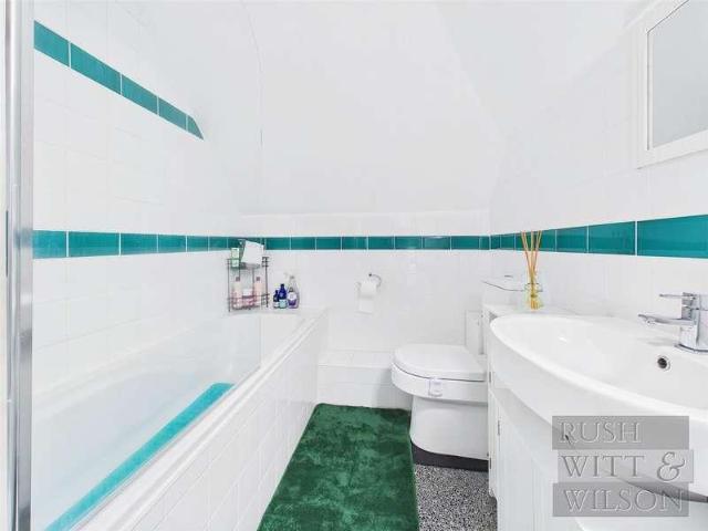 Flat for sale in Central, Heathlands