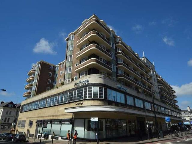 Flat for sale in South Hampstead, Greater London