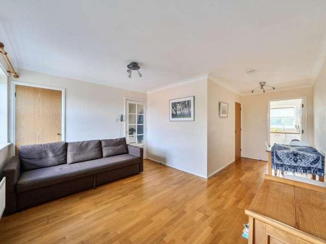 Flat for sale in Greater Leys, The Slade