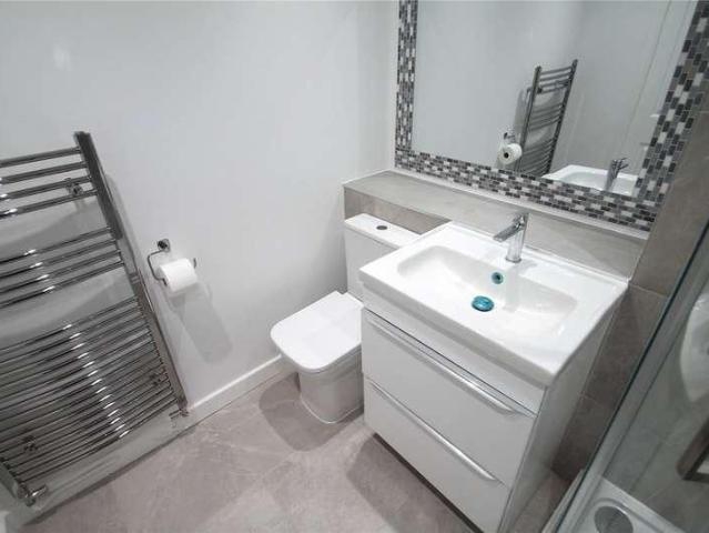 Flat for sale in High Barnet, Greater London