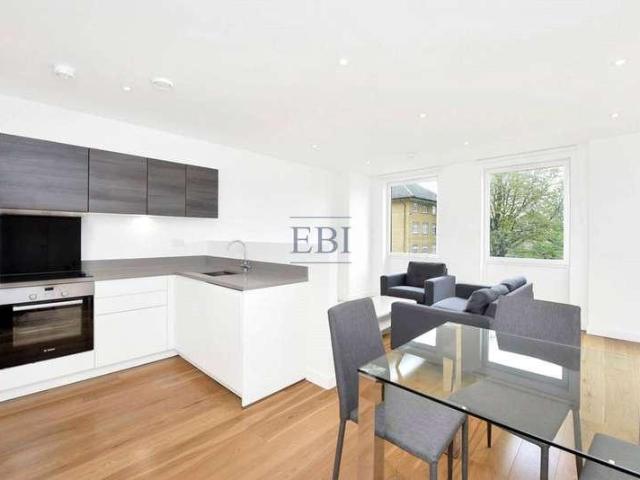 Flat for sale in London Borough of Ealing, Hanwell