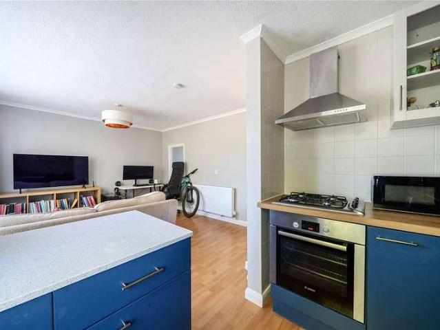 Flat for sale in Beaconsfield Old Town, Beaconsfield