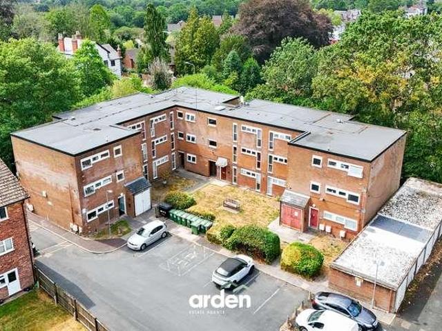 Flat for sale in Redditch, Worcestershire