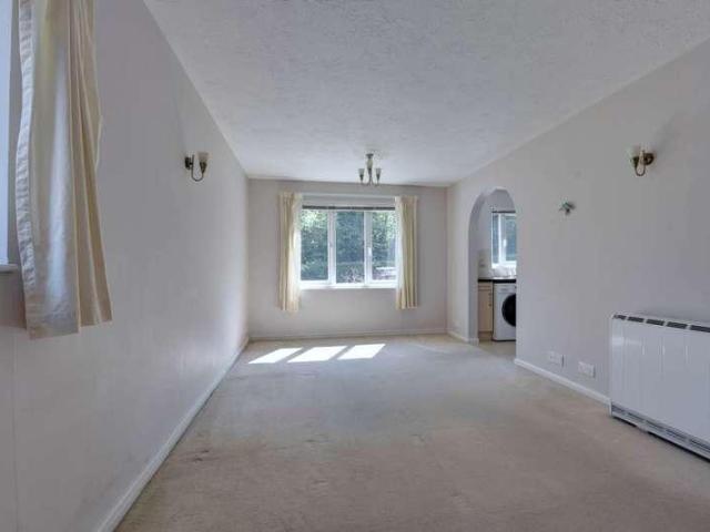 Flat for sale in Henley-on-Thames, Berrick Salome