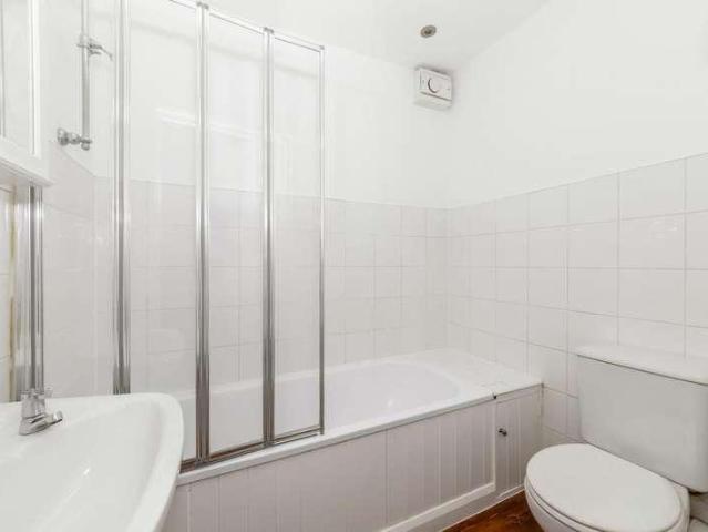 Flat for sale in Crystal Palace, Greater London