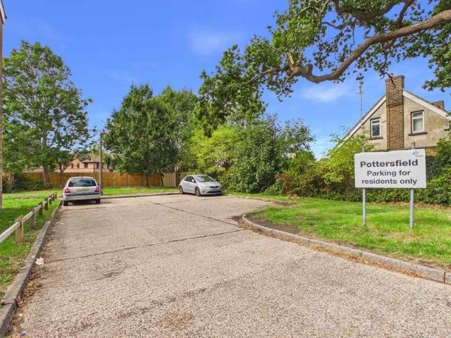 Flat for sale in Northgate, Glynde