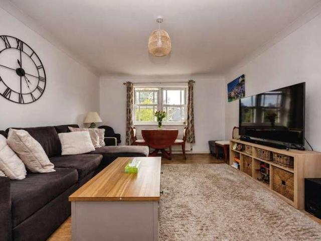 Flat for sale in Charlotteville, Guildford