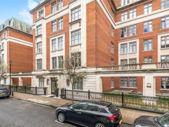 Flat for sale in East Marylebone, Marylebone