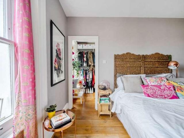 Flat for sale in Strawberry Hill, Greater London