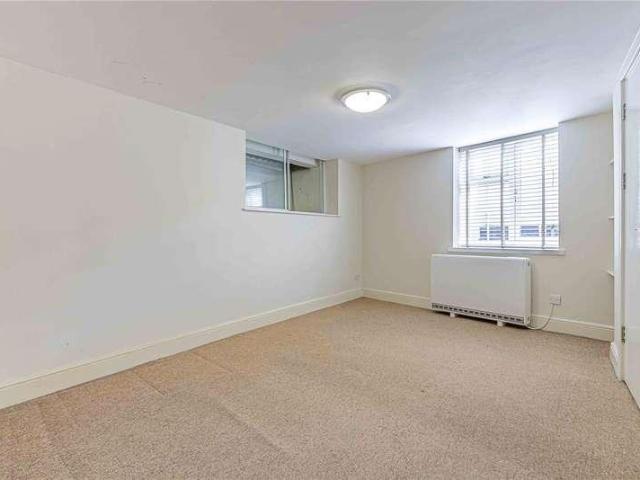 Flat for sale in Bushey, Hertsmere