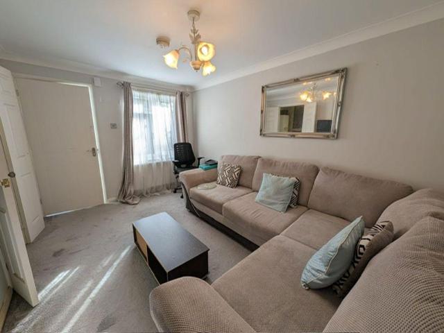 Flat for sale in London Borough of Croydon, Greater London