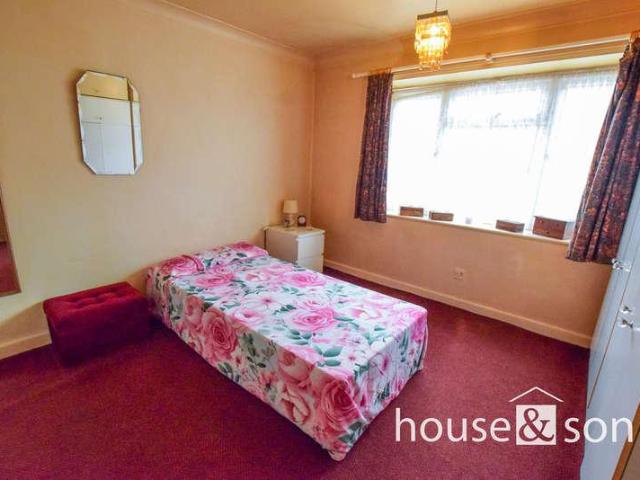 Flat for sale in West Cliff, Bournemouth