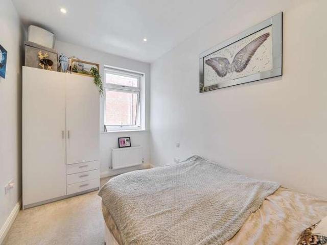 Flat for sale in Stanmore Broadway, Greater London