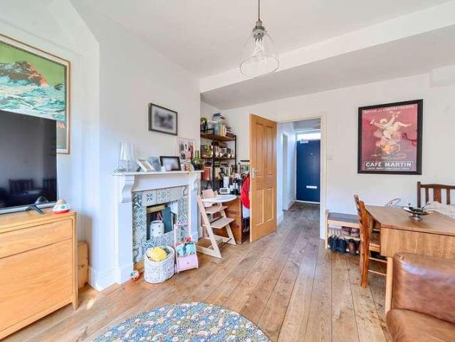 Flat for sale in Bermondsey, Greater London