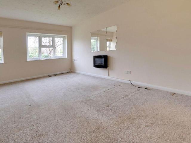 Flat for sale in Coney Hall, Greater London