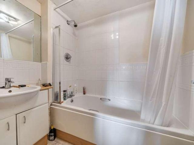 Flat for sale in Eastleigh, Helford