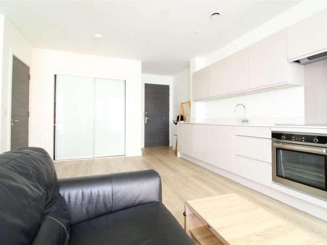 Flat for sale in Blackwall, Greater London