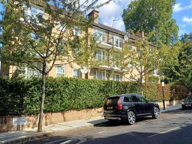 Flat for sale in Notting Hill, Greater London