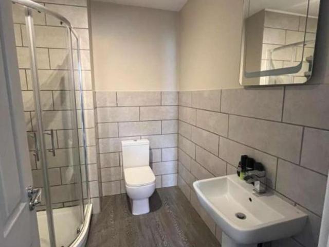 Flat for sale in Richmond Hill, West Yorkshire