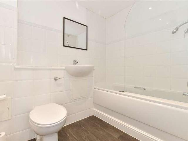 Flat for sale in Wincheap, The Bridge