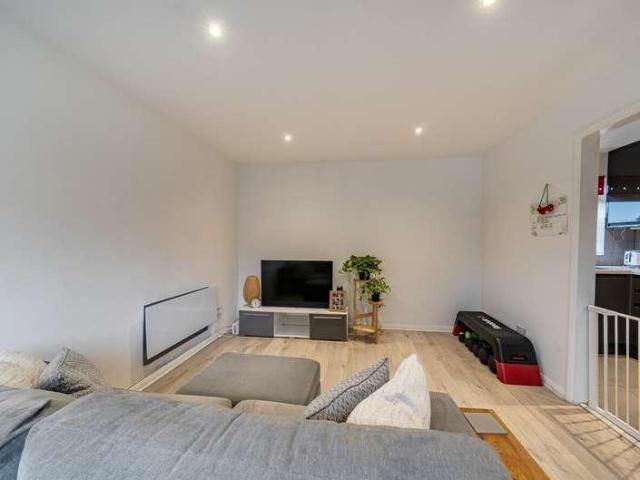 Flat for sale in Birch Hill, Bracknell