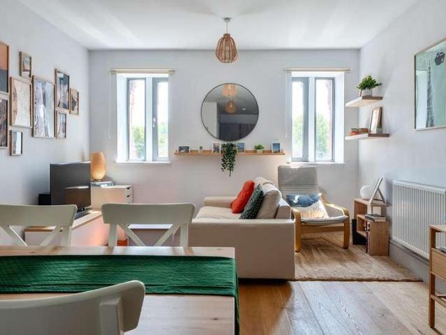 Flat for sale in Feckenham, City Of Bristol