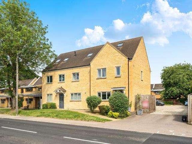 Flat for sale in Fossebridge, Gloucestershire
