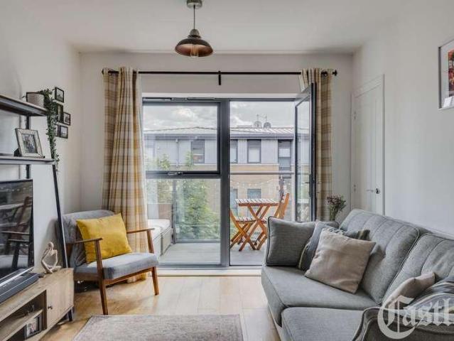 Flat for sale in Clapton, Upper Clapton