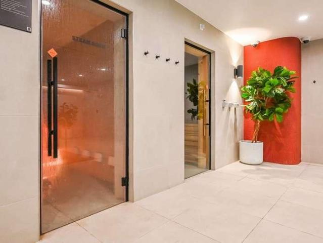 Flat for sale in E16, London