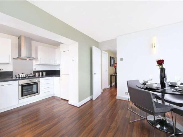 Flat for sale in Chelsea, Greater London