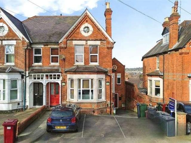 Flat for sale in Battle, Reading