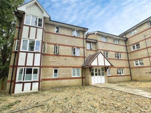 Flat for sale in London Borough of Lewisham, Greater London