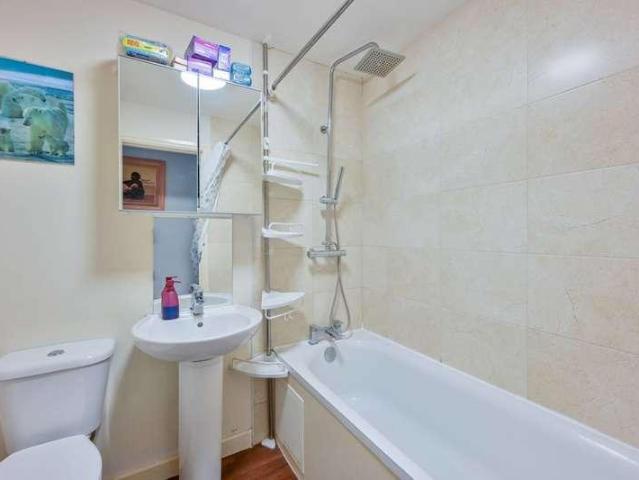 Flat for sale in Thornton Heath, Thornton Heath