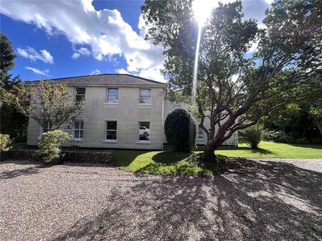 Flat for sale in Willingdon, Cross In Hand