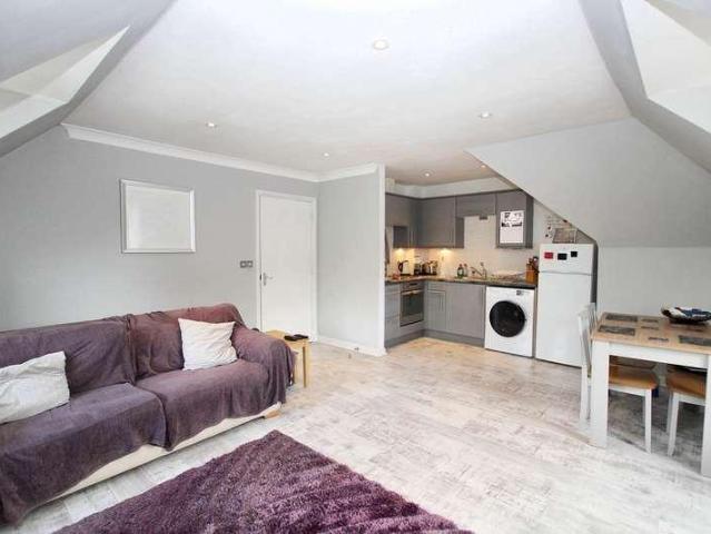 Flat for sale in Victoria Park, Aylesbury