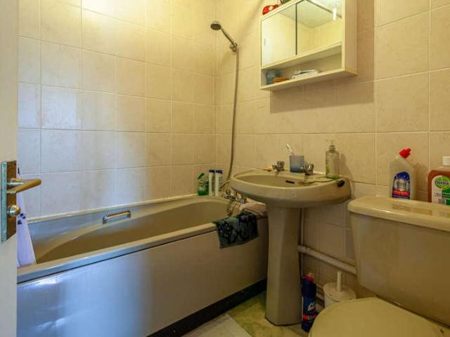 Flat for sale in Drybridge Hill, Eastbridge