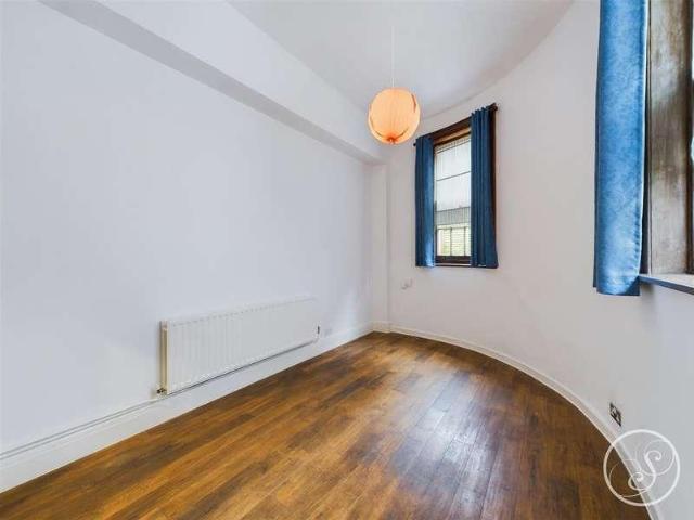 Flat for sale in Chapel Allerton, West Yorkshire